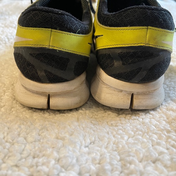 Nike sneakers size 10 - Picture 9 of 9